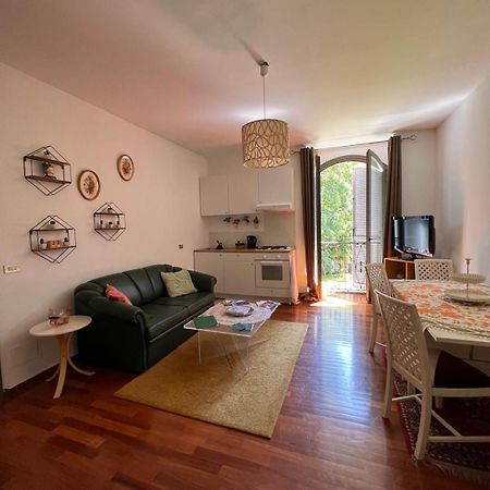 Appartamento In Villa Storica Oleggio Castello Esterno foto